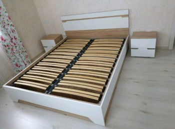 Спальня Анталия (кровать без ортопед-основания, тумбы, Дуб сонома, Белый Софт, горизонт) в Нижней Пойме - nizhnyaya-pojma.mebel54.com | фото